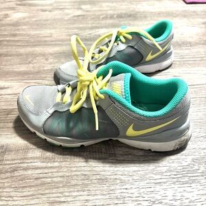 NIKE Women’s Flex Trainer 2 Gray Running Shoes - Size 6, Style: 511332-013